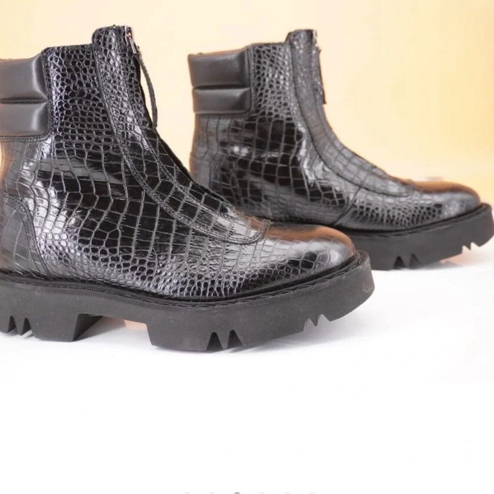 Aquatalia Harlo Black Crocodile Leather Black Boots. Size 7